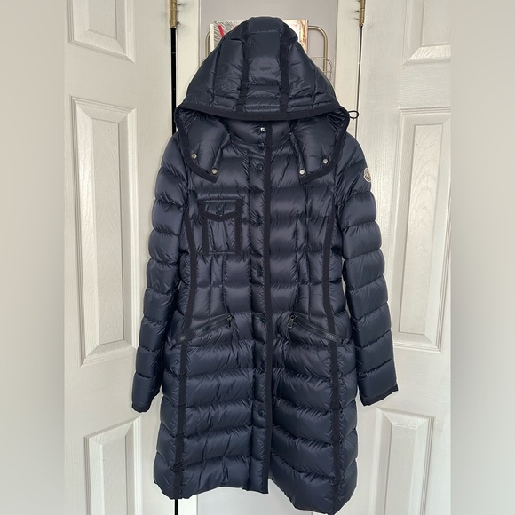 Woman’s Hermine | Mid-length|  Navy color | Size Small ( 1 ) - Picture 3 of 12